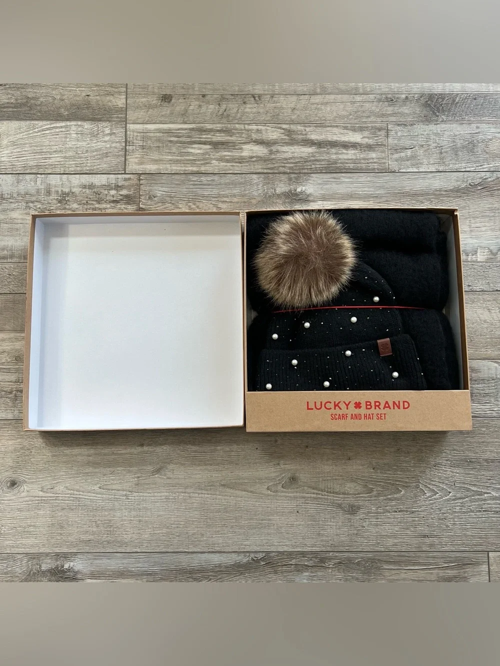 NIB Lucky Brand Women's 2-Piece Hat and Scarf Set